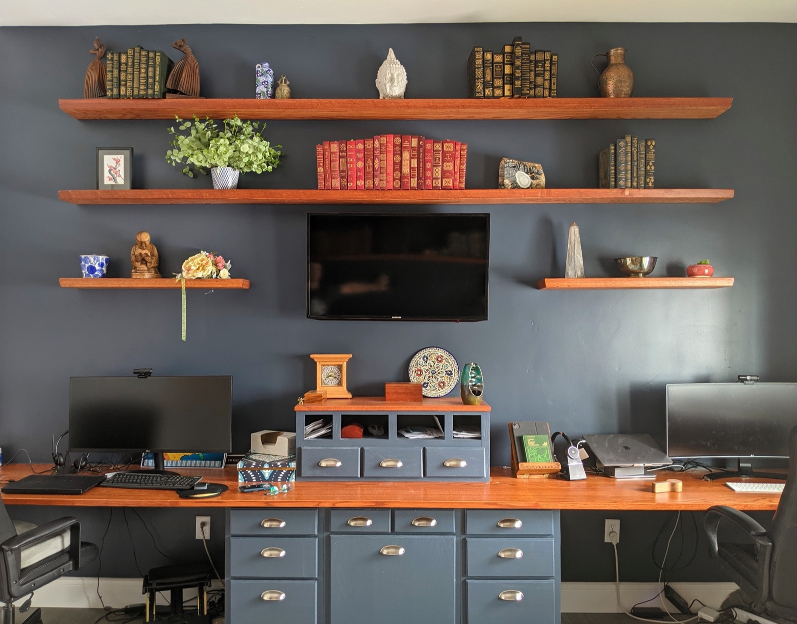 Finished shelves wall in the home office
